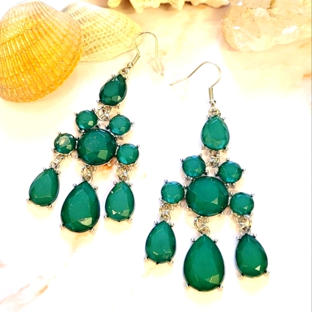 NWT Verdant Green Beaded Boho Silver Chandelier Earrings